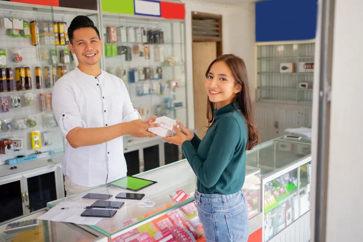 1. Menciptakan Brand Presence yang Positif